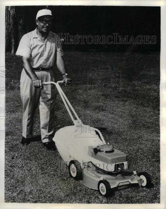 1962 Press Photo Lawnmower - Historic Images