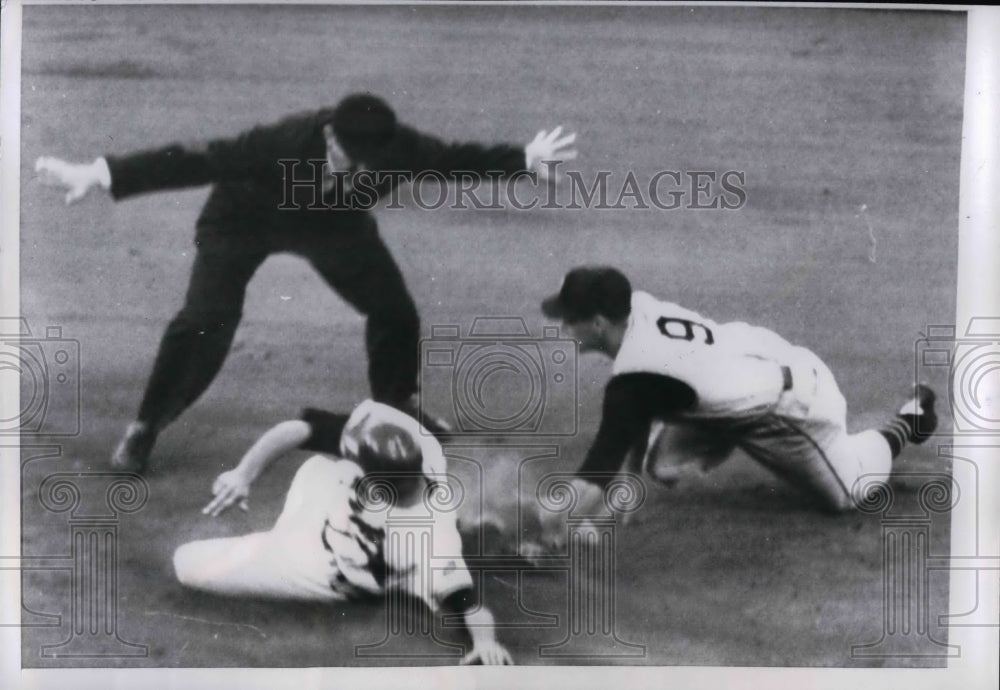 1957 Press Photo Braves Frank Torre safe at 2nd vs Pirates Gene Freese - Historic Images