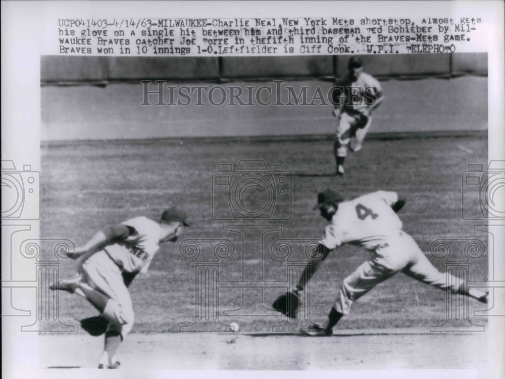 1963 Press Photo NY Mets Shortstop Charlie Neal Misses Catch - Historic Images