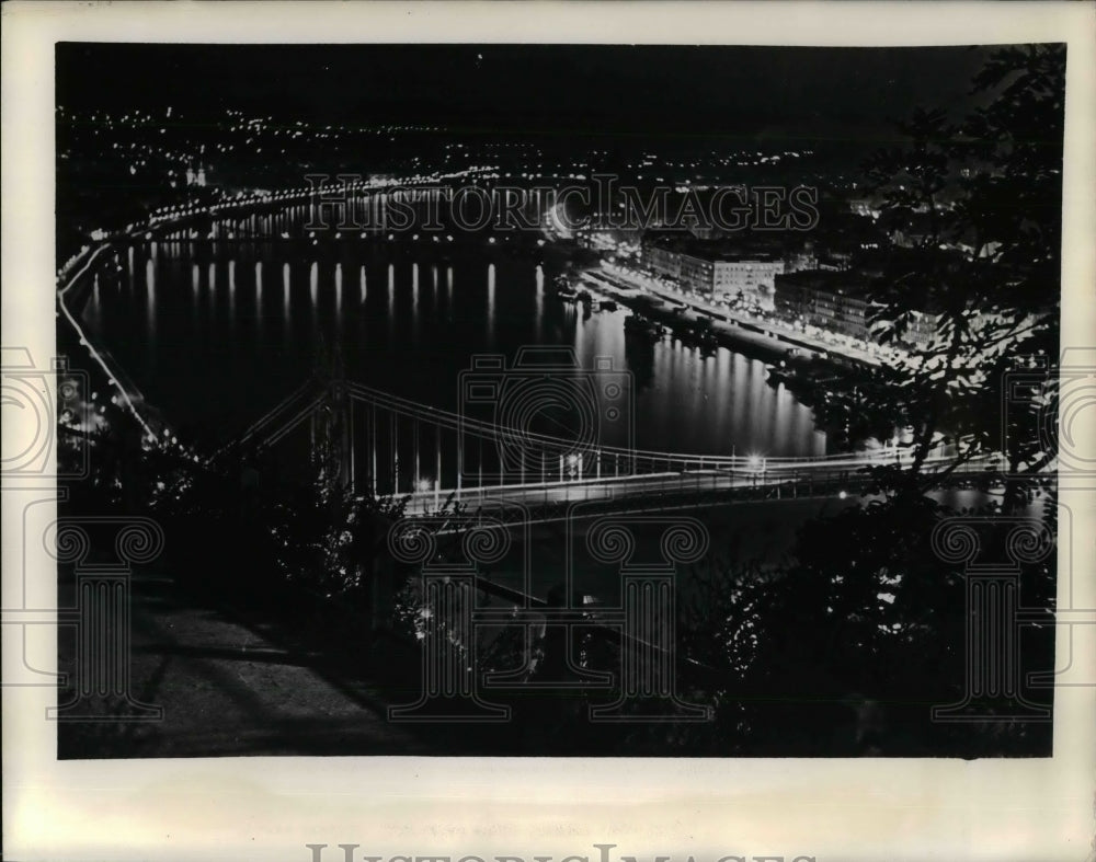 Press Photo Danube River Lights in Hungary - nea25032 - Historic Images