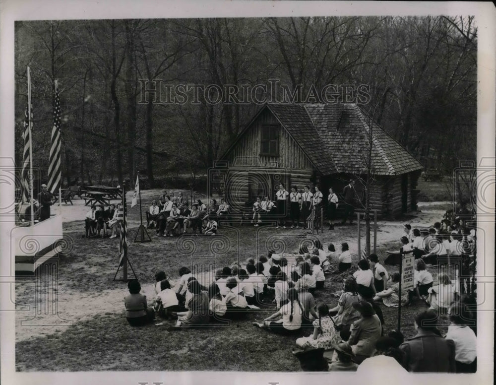 1938 Press Photo Camp Fire Girls in Tree Opening Ceremony in Washington - Historic Images