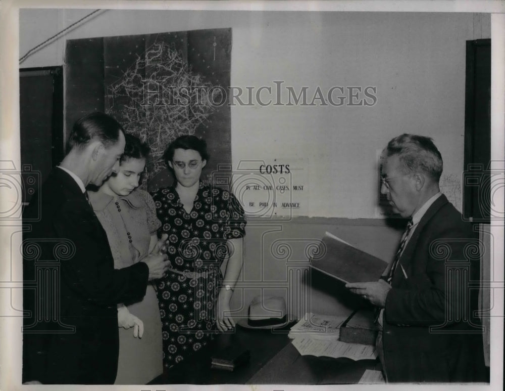 1938 Press Photo Farmer Tilgham Henry Johnson Marries 14 Year Old Alice Jenkins - Historic Images