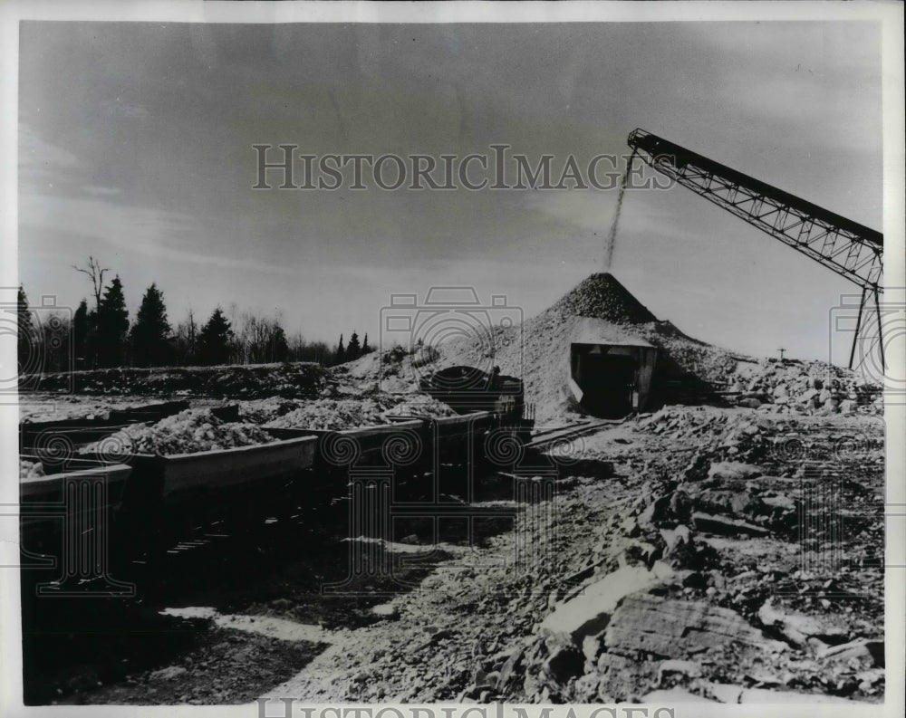 1955 Press Photo Dolomite Mined Michigan Limestone Cedarville Michigan quarry-Historic Images