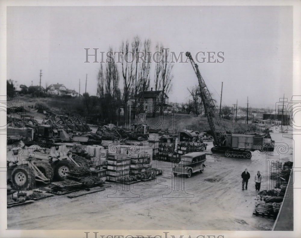 1945 Press Photo Govt. surplus auction in Seattle Washington - nea25440 - Historic Images