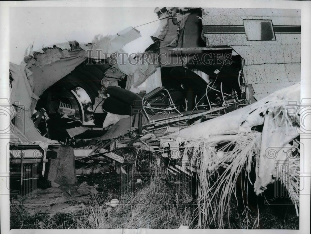 1946 Press Photo Passenger plane crash near Moline, Ill. - nea25491 - Historic Images