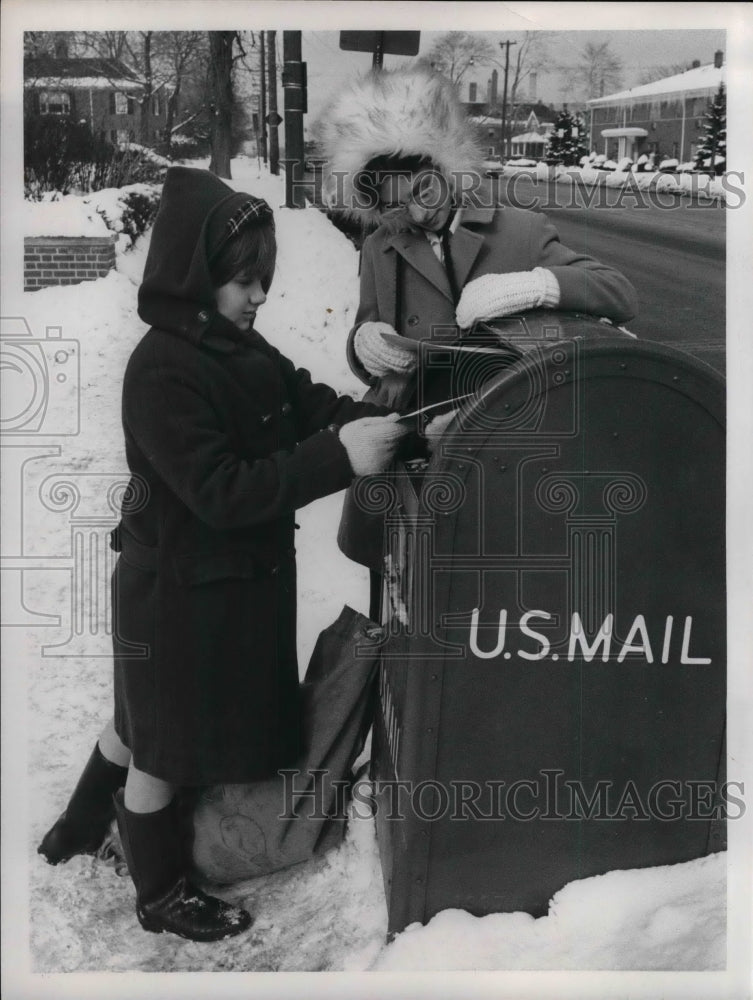 Polly Harris Beth Russell of Noble School Letters to Princess Anne - Historic Images