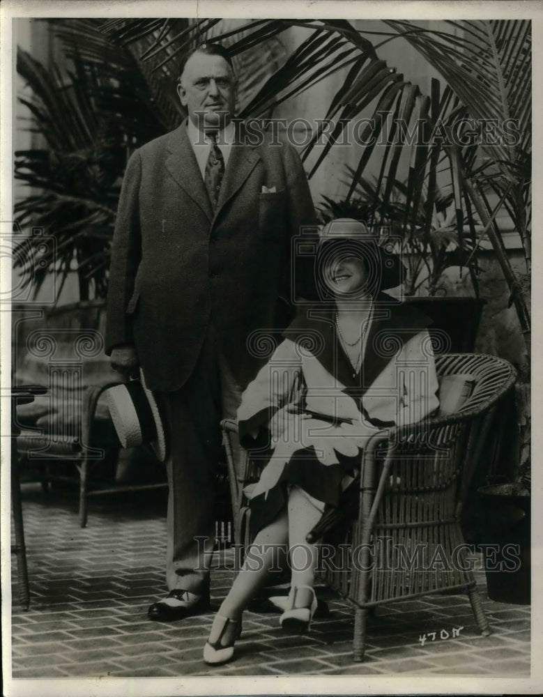 1927 Mr &amp; Mrs William Edwards in Miami Beach, Fla  - Historic Images