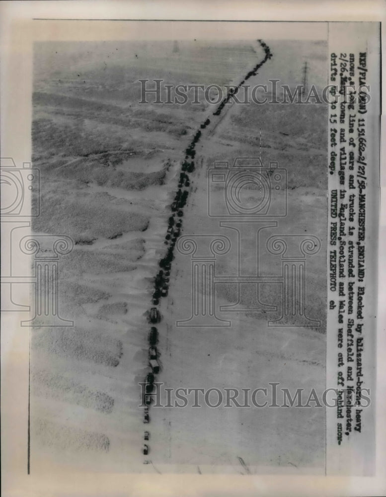 1958 Press Photo Cars stranded between Sheffield and Manchester - nea25694 - Historic Images