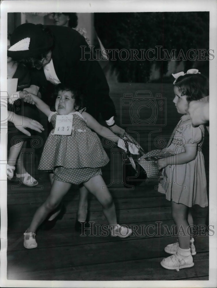 1950 Press Photo Baby contest at Paris' Bois De Boulogne - nea26020 - Historic Images