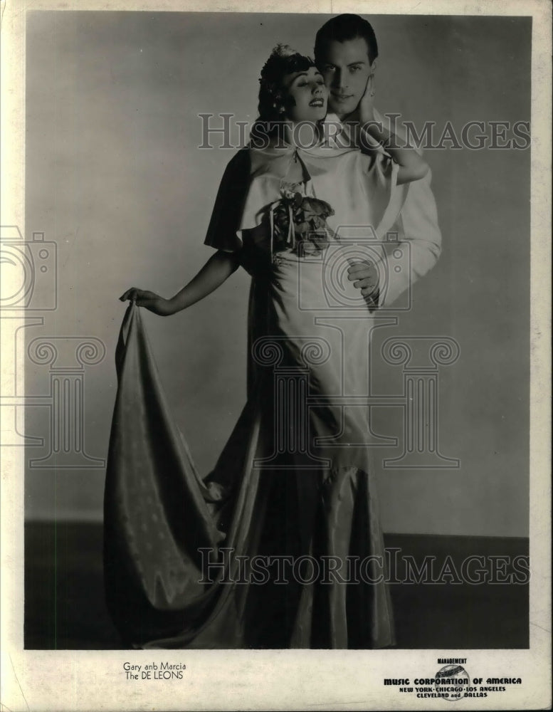 Press Photo Gary &amp; Marcia &quot;The De Leons&quot; singers - Historic Images