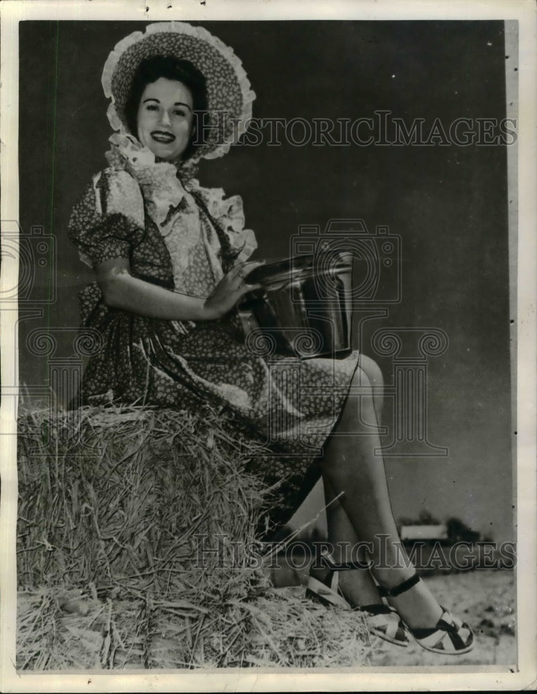 1940 Press Photo Hazel Waldron &quot;Queen of E Texas milkmaids&quot; - Historic Images