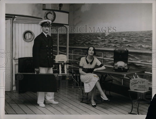 1931 legless, fold away table on exhibit at shipping exposition - Historic Images