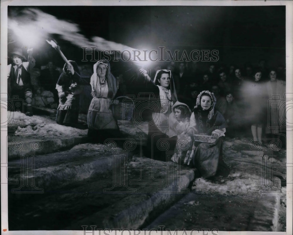 1952 &quot;Living Crib&quot; Nativity Play. - Historic Images