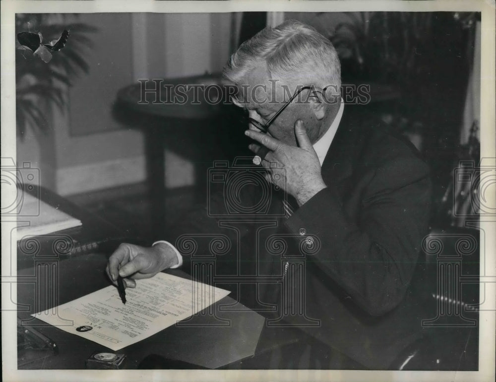 1937 U.S. Vice Pres. John Garner signed Neutrality Resolution Law. - Historic Images
