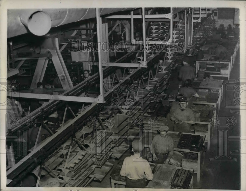 1941 Working Men In Foundry Inter. Harvester Co. Despite The Strike - Historic Images