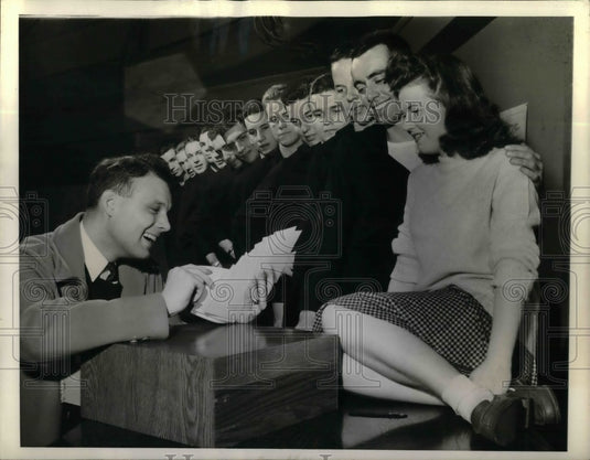 1943 Press Photo Illinois Institute of Technology, Theodore Pilat, N. June Cox - Historic Images