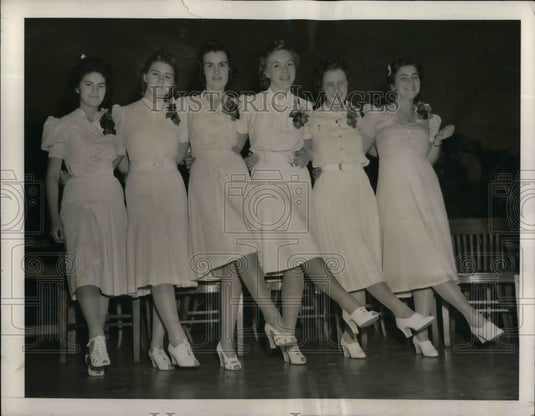 1939 Press Photo Show Girl Francis Smith Of Paradise Restaurant Graduating-Historic Images