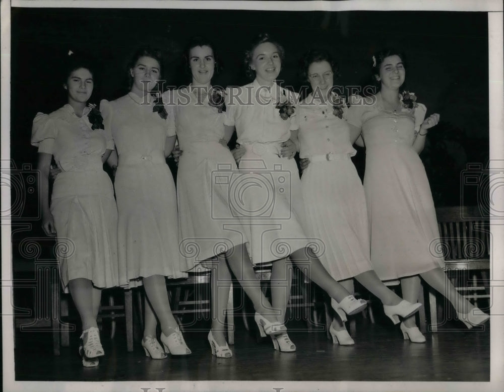 1939 Chorus Girl Dancer Frances Smith With Graduating Classmates - Historic Images