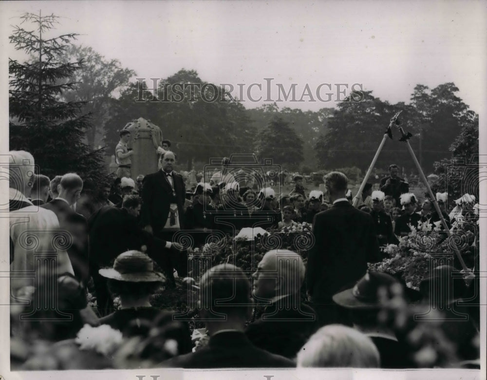 1938 Press Photo Masonic Services at graves Mahiwah Cemetary - Historic Images