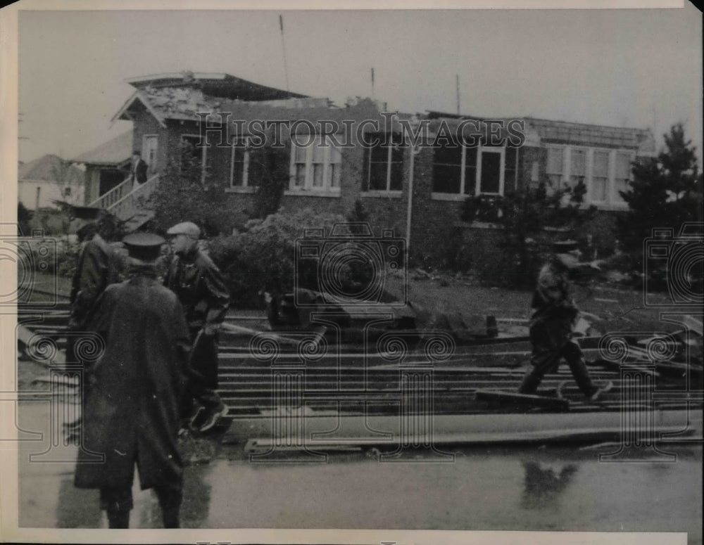 1940 Press Photo Tornado damage in South Holland, Illinois - nea27428 - Historic Images