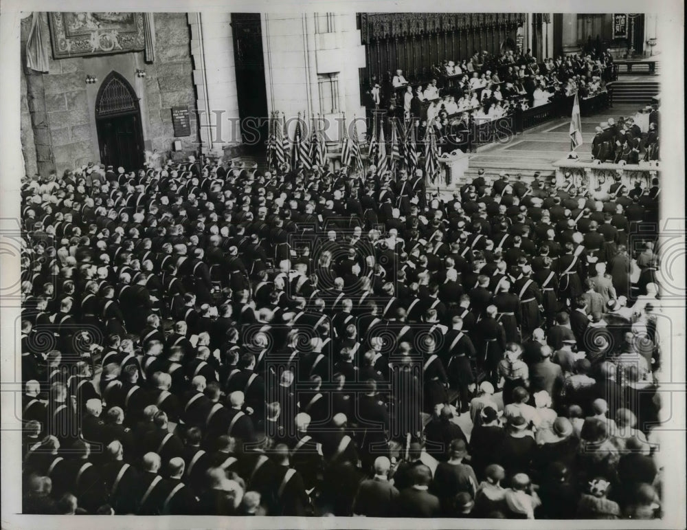 1933 Members of order attended the Annual Services of the Knights - Historic Images