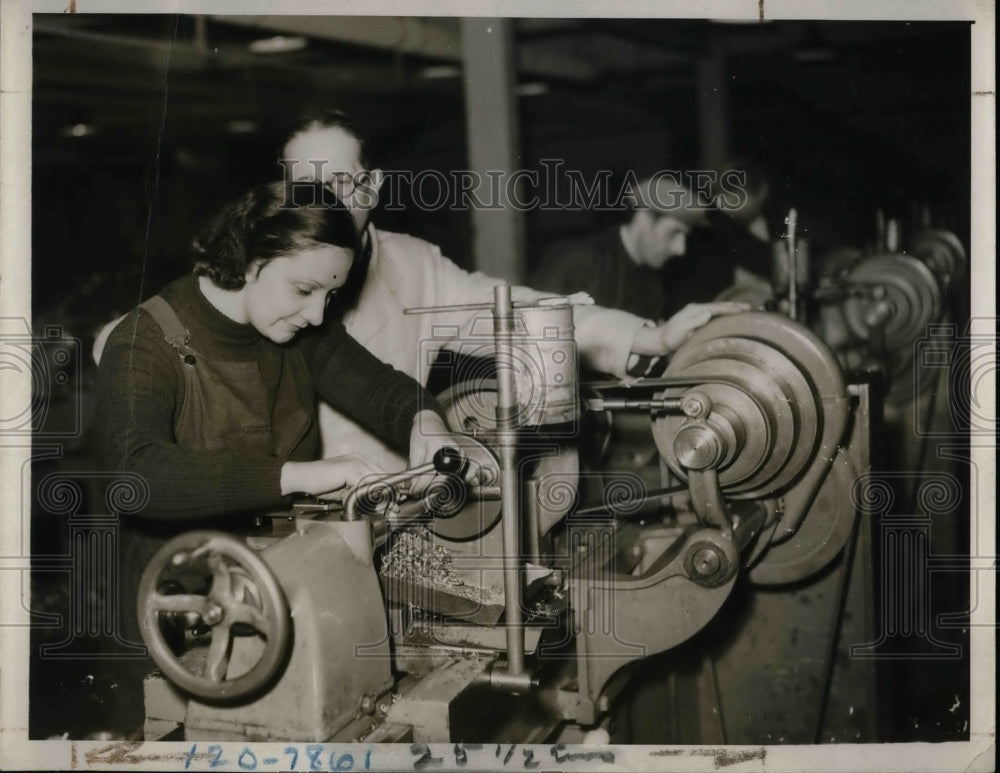 1939 US Factory  - Historic Images