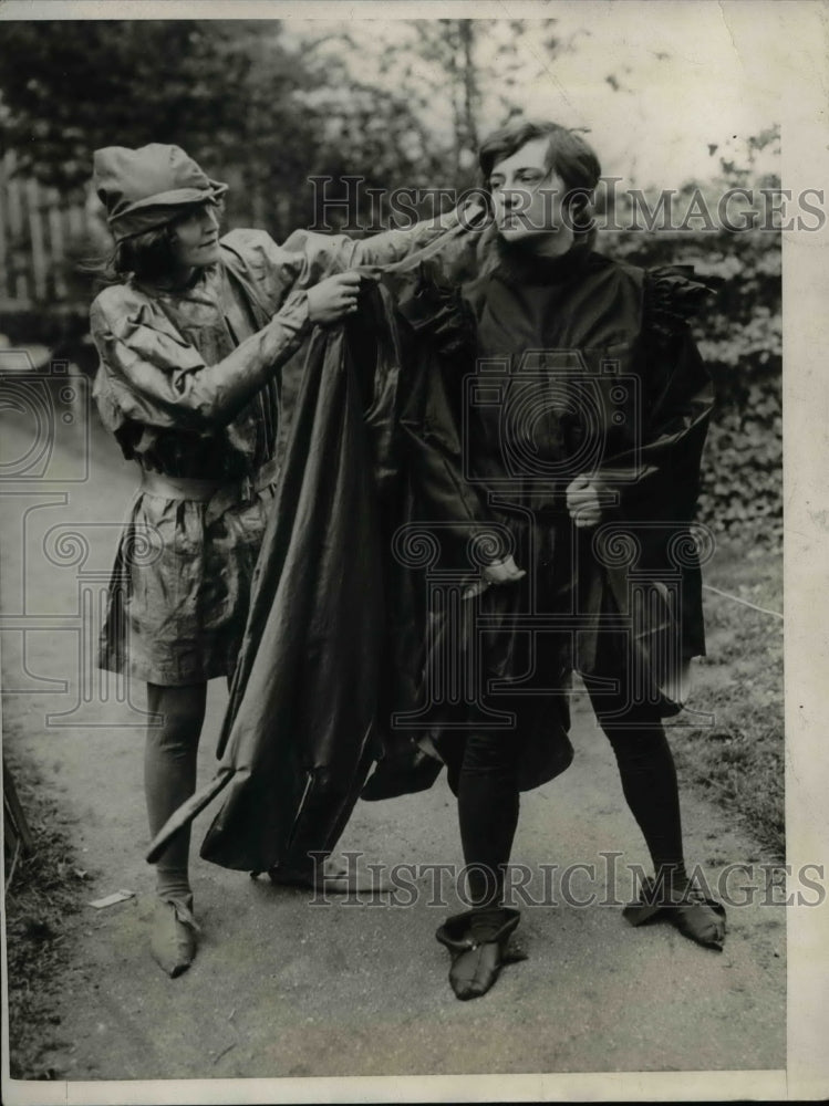 1925 Press Photo U of Penn. coeds production of &quot;Joan of Arc&quot; - Historic Images