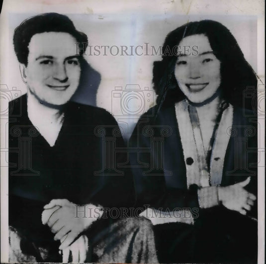 1953 Press Photo American Airman Peter DeStafano, Michiko Tsukasa - nea27756-Historic Images