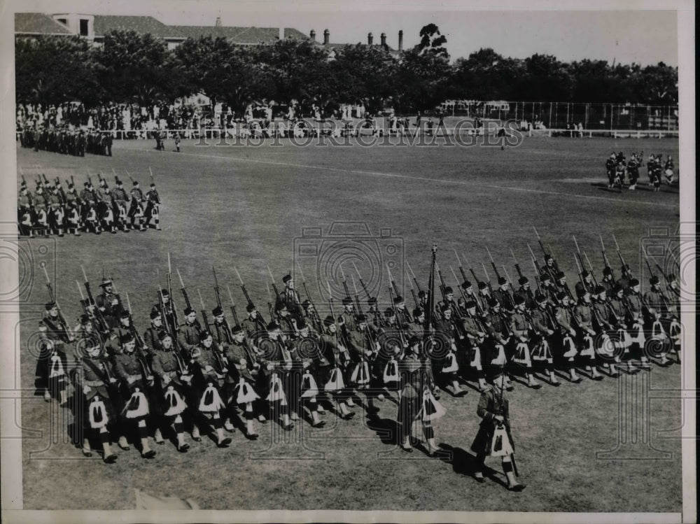1936 Press Photo Australian Kilted Regiment Carries Out Trooping The Color-Historic Images