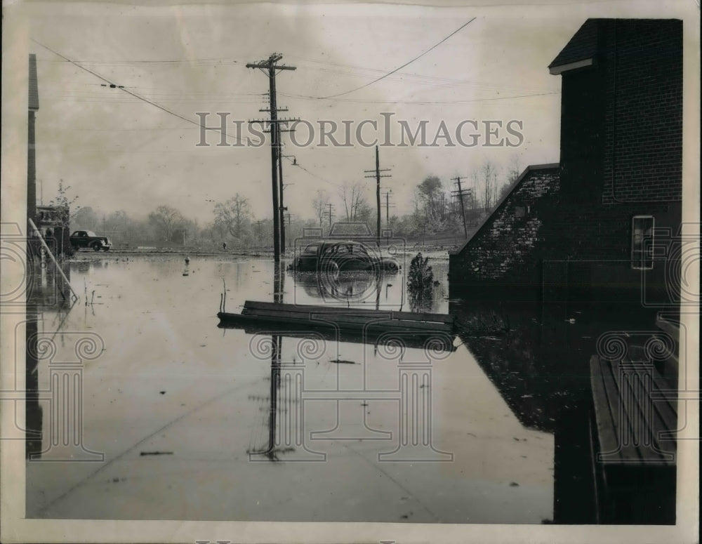 1941 Press Photo View Of Flooded Streets &amp; Cars After Broken Water Main - Historic Images