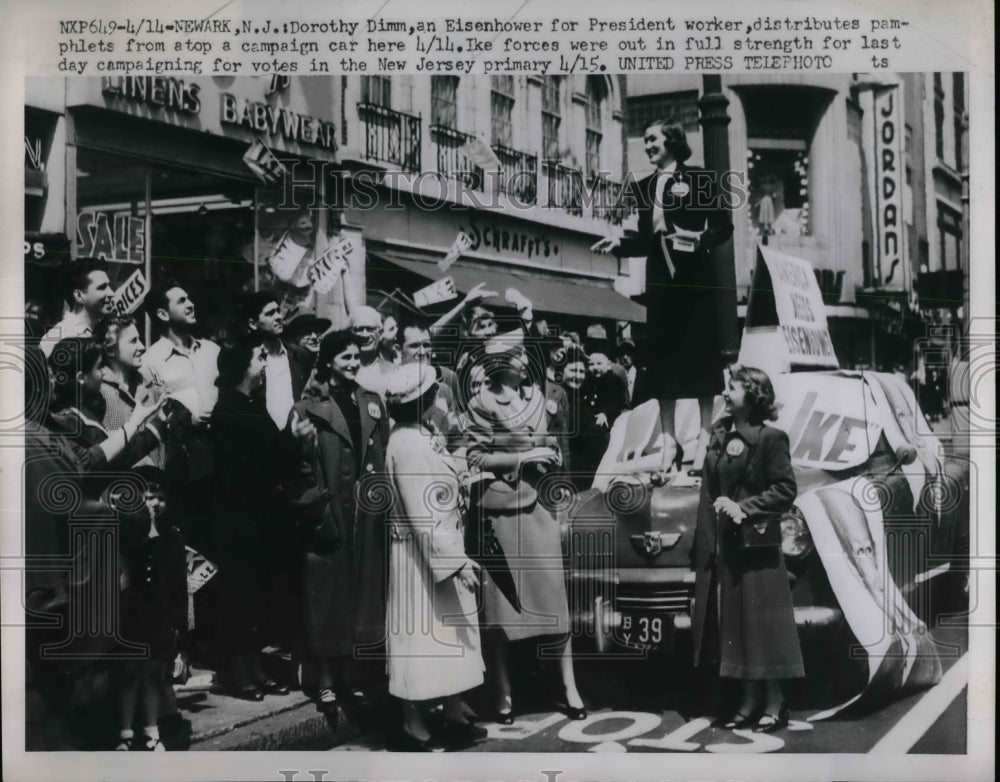 1952 Press Photo Dorothy Dimm,Pres.Eisenhower worker atop a campaign car. - Historic Images