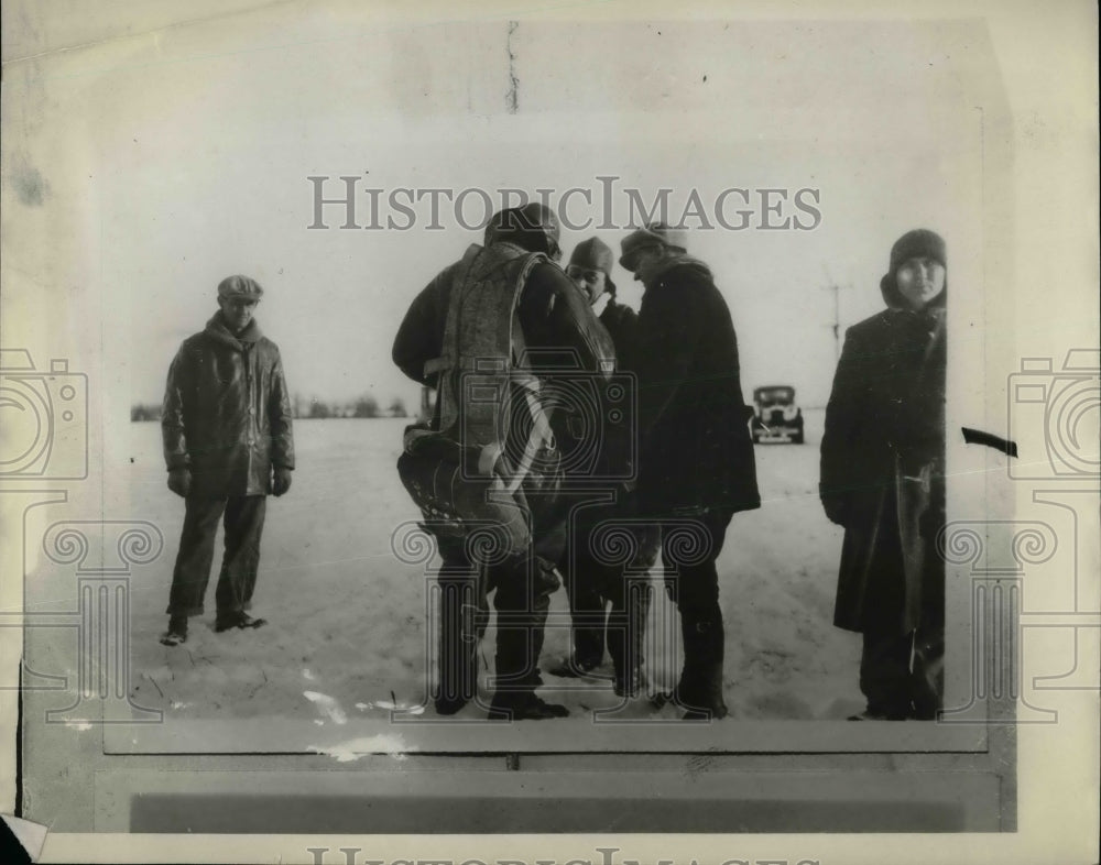 1930 Avaitor Vin Cinnes Dind during flood relief.  - Historic Images