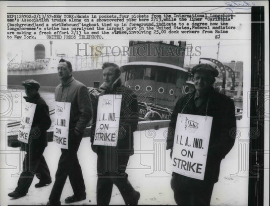 1957 Press Photo International Longshoremen's Association Picket on NY Snow Pier - Historic Images