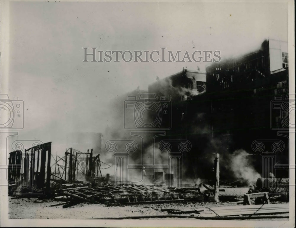 1941 Press Photo Ruins of Administration Buildings of Boeing Aircraft Co. Canada - Historic Images