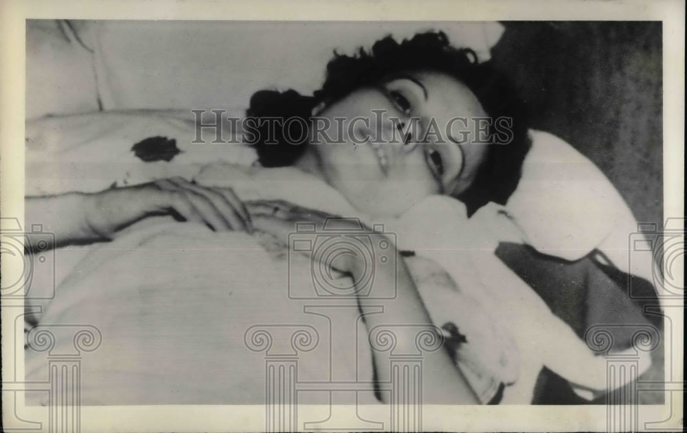 1939 Press Photo Ruth Joyner Shown In Hospital After Being Held Hostage - Historic Images