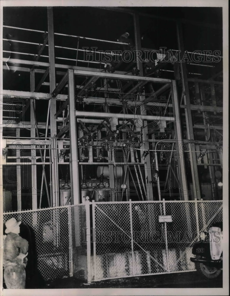 1936 Newark, N.J transformers at electric plant - Historic Images
