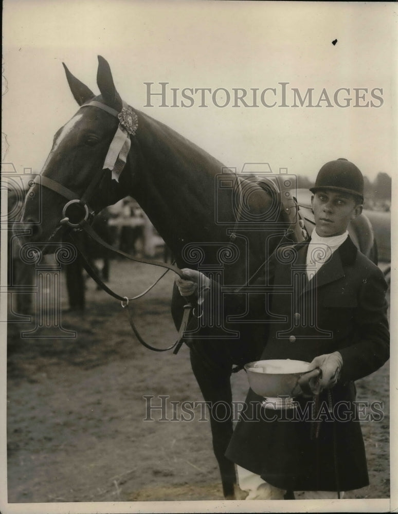 1926 Press Photo Natl Capital Horse show champ Robert Robey on &quot;Summer Hill&quot; - Historic Images
