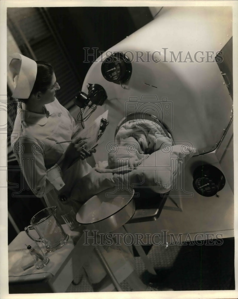 1939 Press Photo Fever treatment at the Pittsburgh&#39;s Mercy Hospital - nea29700 - Historic Images