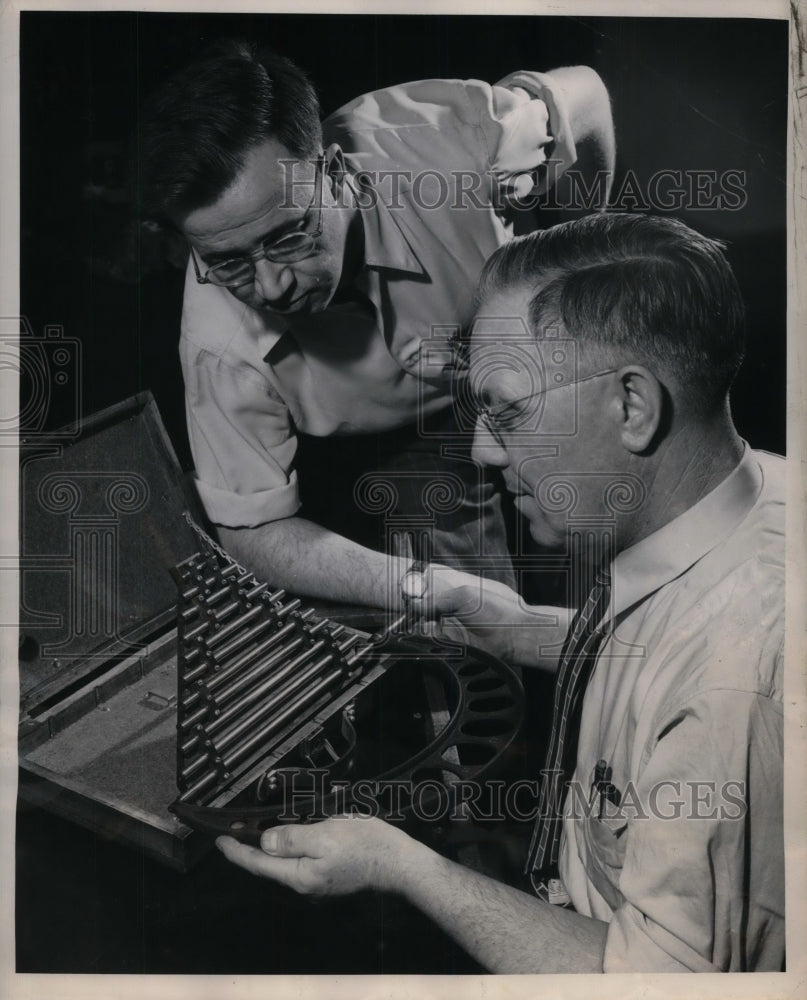 1951 Press Photo Westinghouse Technician Robert Johnson Checks Micrometers - Historic Images