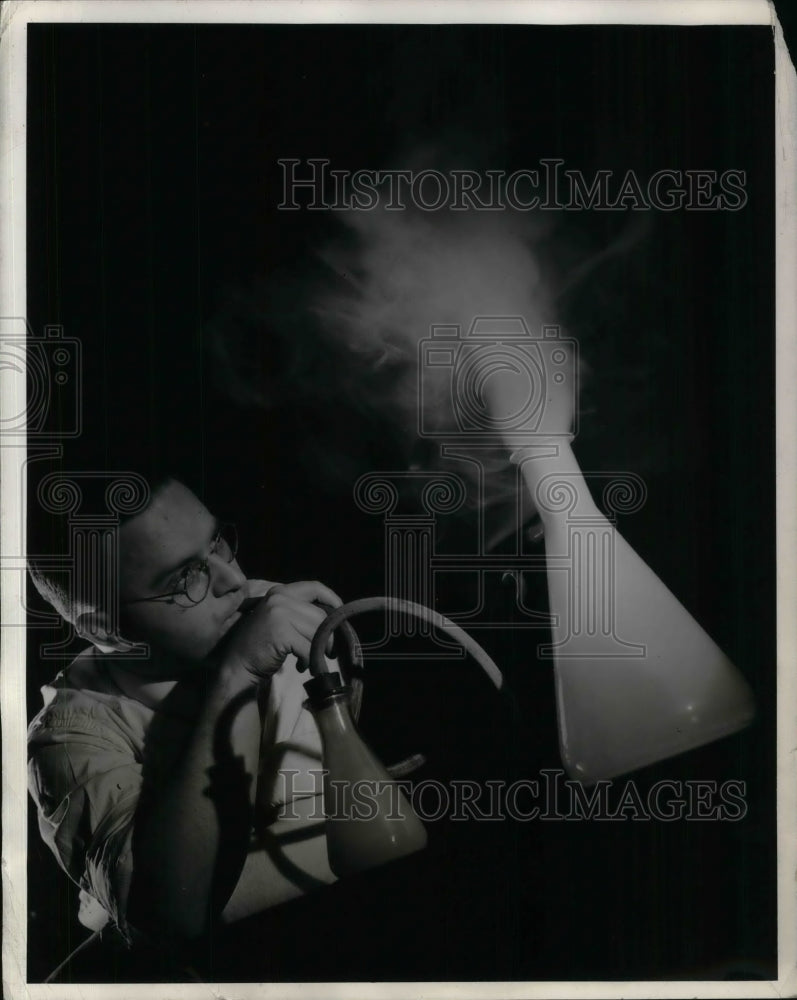 1941 Research Chemist E Venable Demonstrates Smoke Generator - Historic Images