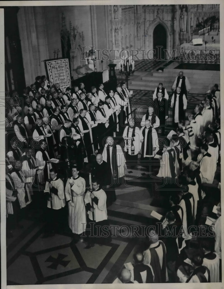 1947 Press Photo Washinton Cathedral Rev. Henry Knox Sherrill - nea29964 - Historic Images