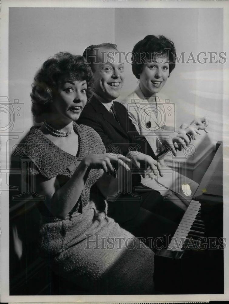 1960 Mimi Hines,Phil Ford, Bess Myerson in The ED Sullivan Show&quot;. - Historic Images