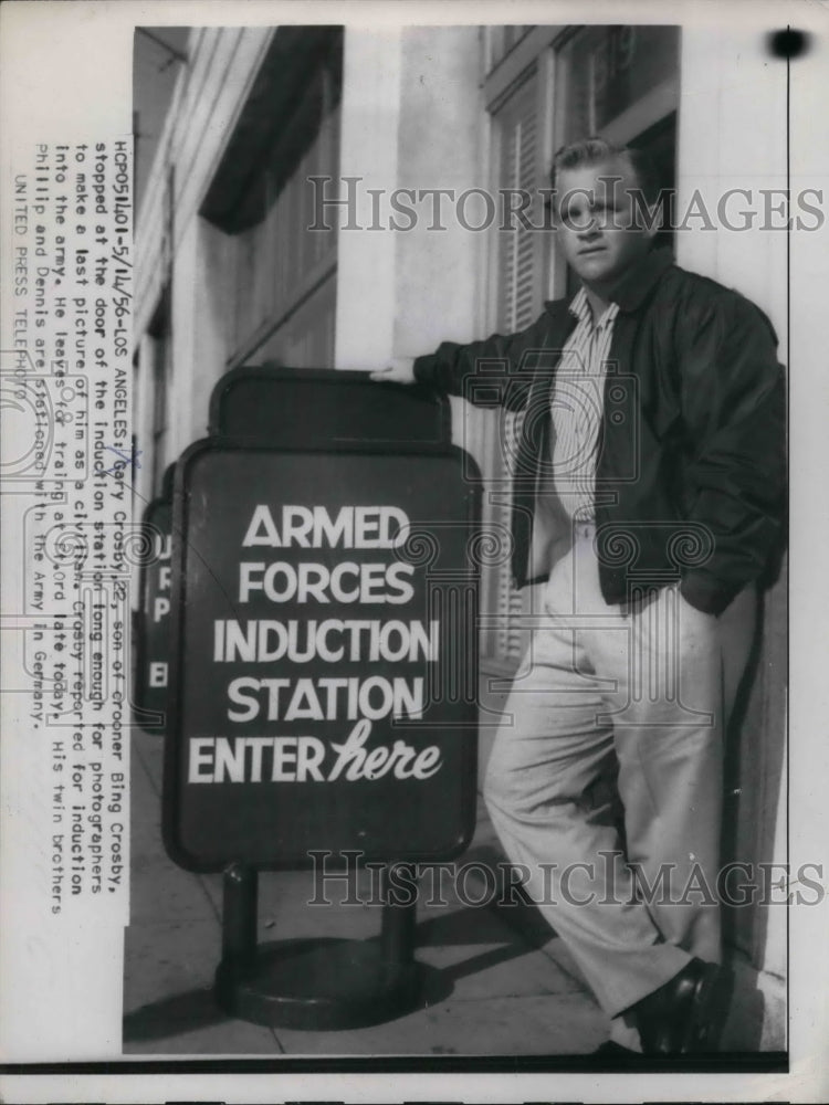 1956 Press Photo Gary Crosby at the Induction Station into the U.S. Army. - Historic Images