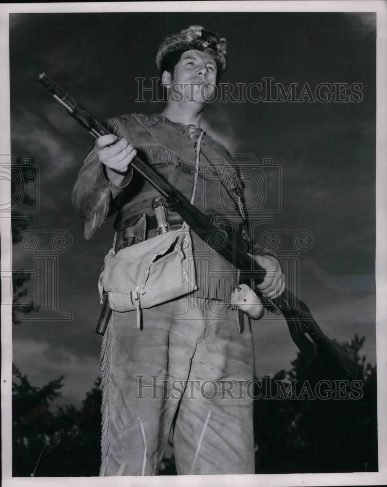 1958 Press Photo &quot;Davy Crockett&quot; will be named &quot;Scout Strongheart&quot; by Indians - Historic Images