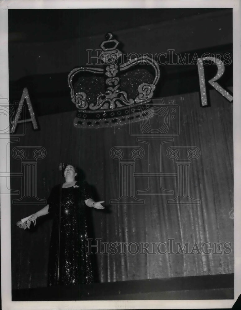 1939 Press Photo NYC society hostess Elsa Maxwell at a ball - nea30143 - Historic Images