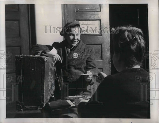 1947 Learning about America New York US Committee care European - Historic Images