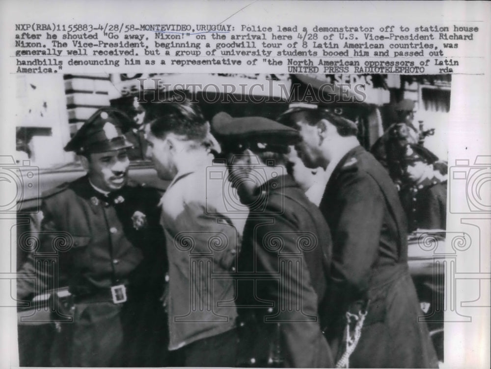 1958 Press Photo Uruaguay demonstrators in police custody - Historic Images
