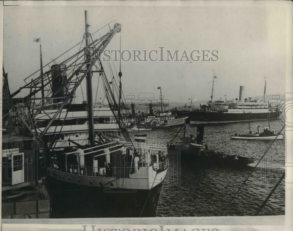 1929 Press Photo Montevideo, Uruguay, ships at the docks - nea30319 - Historic Images