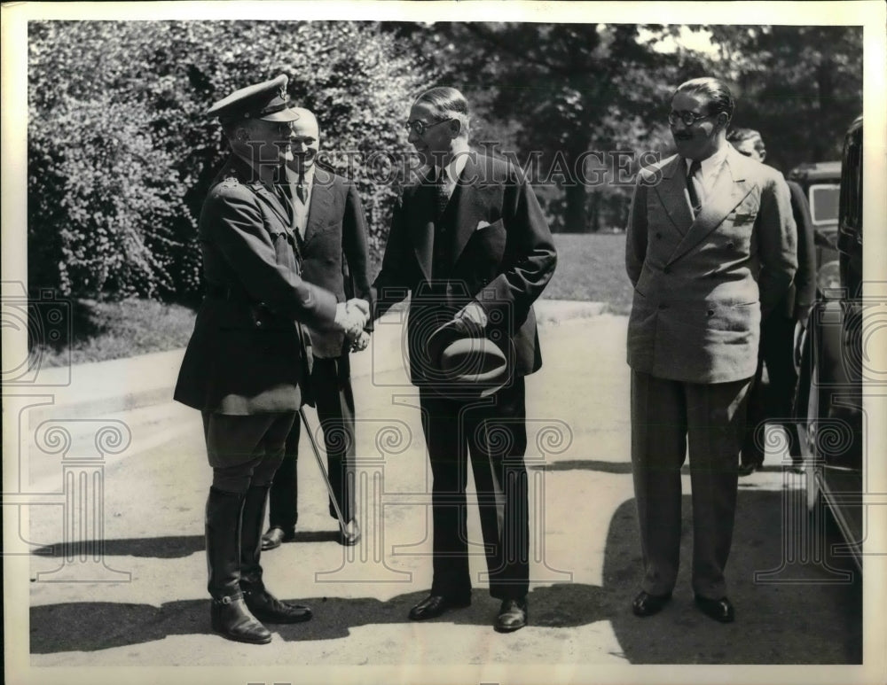 1934 Colombian president Alfonso Lorez &amp; Colonel Kenyon Joyce - Historic Images