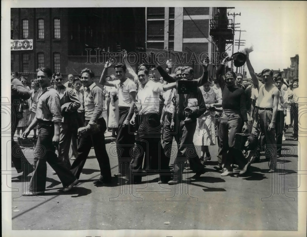 1937 Press Photo Strikers evacuate Apex Hosiery Mill due to court order-Historic Images